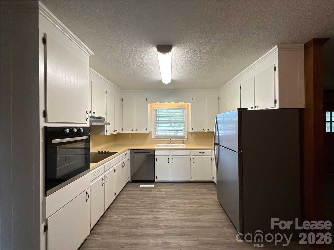 112 W Highway 218 - Photo 4 of 25