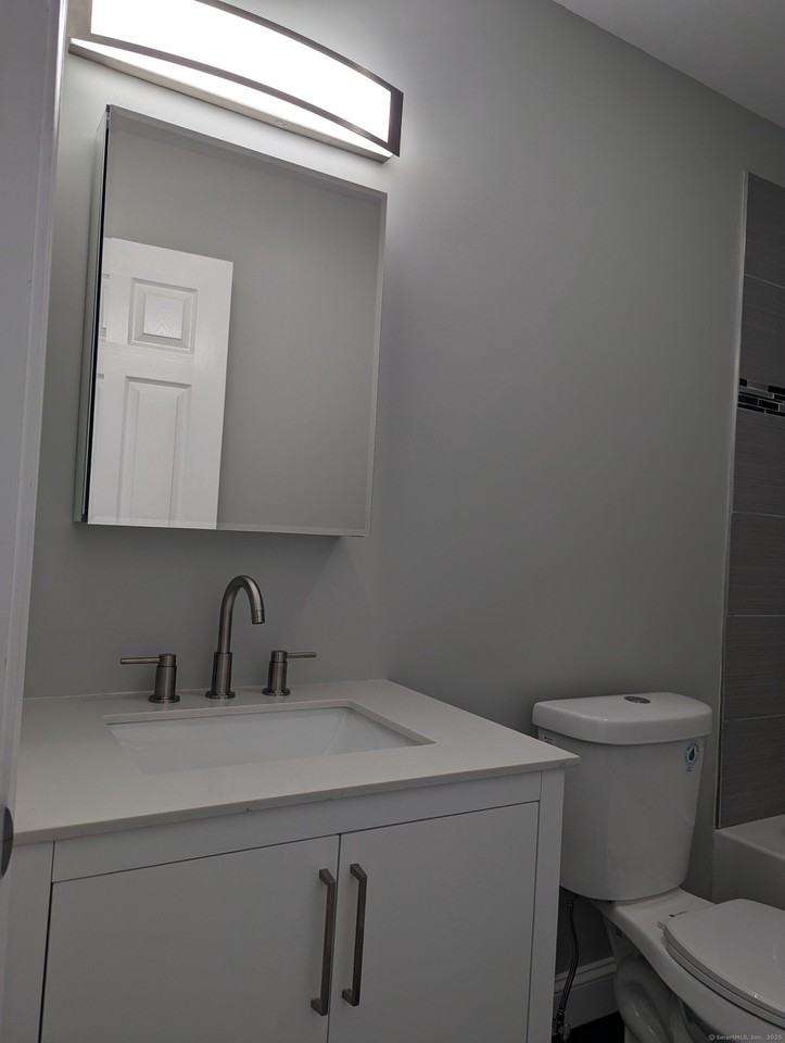 183 Townsend Ave #C - Photo 5 of 16