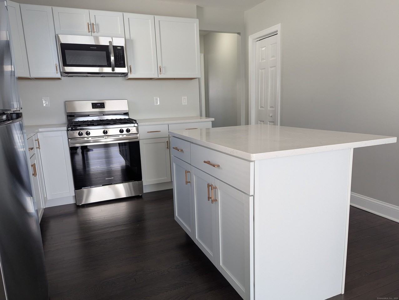 183 Townsend Ave #C - Photo 7 of 16