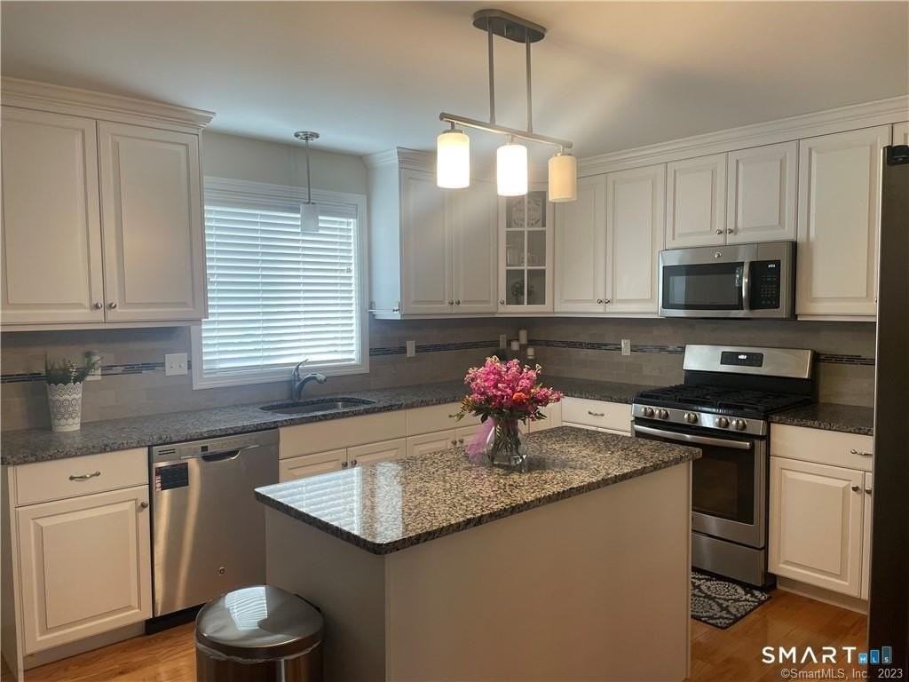 380 King St #5 - Photo 5 of 16