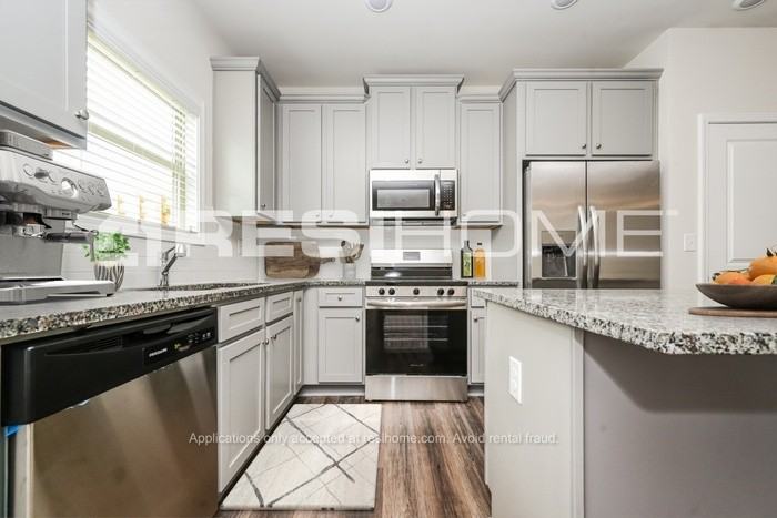 771 Porchlight Dr - Photo 4 of 16