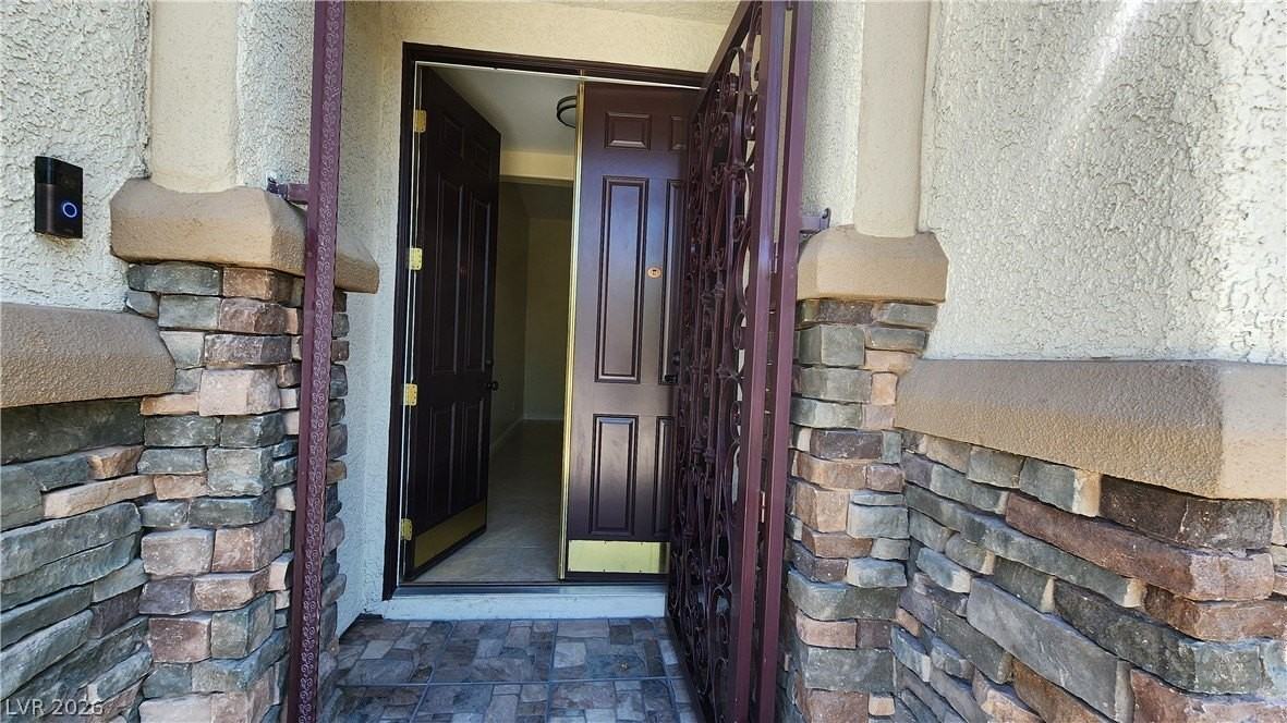 9709 Hawk Cliff Ave - Photo 3 of 35