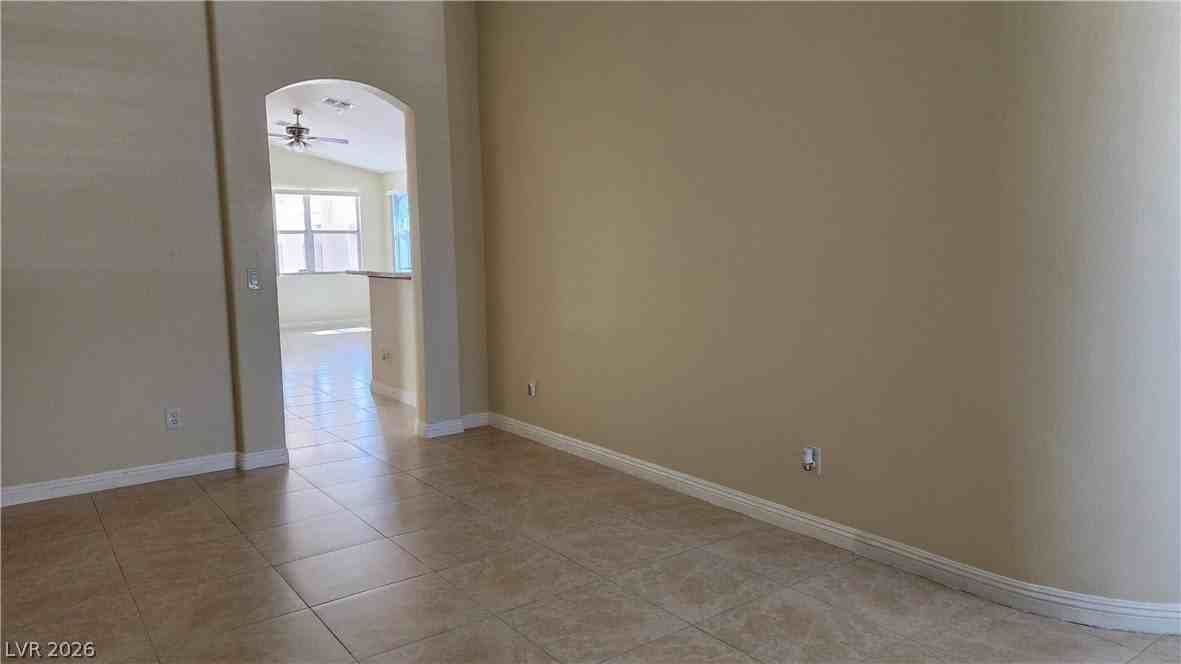 9709 Hawk Cliff Ave - Photo 6 of 35