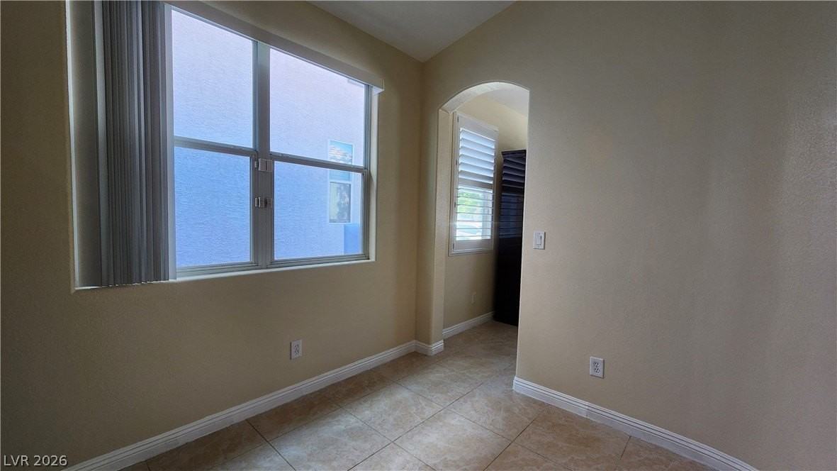 9709 Hawk Cliff Ave - Photo 7 of 35