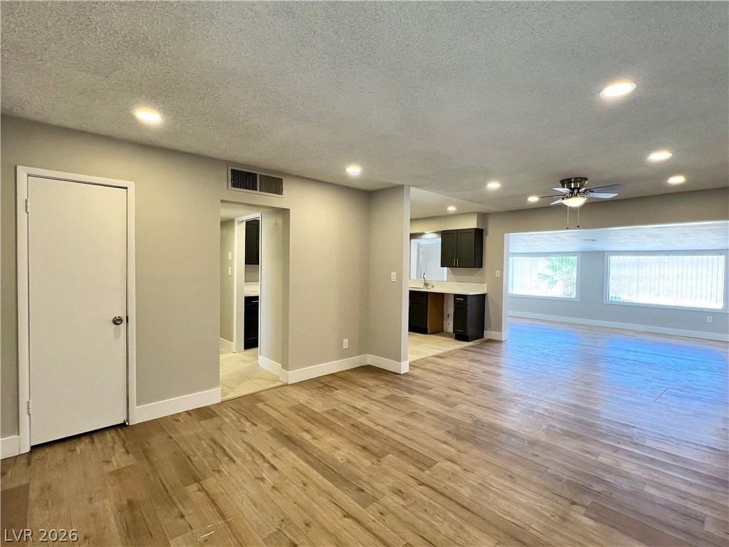 2017 Bracken Ave - Photo 6 of 20