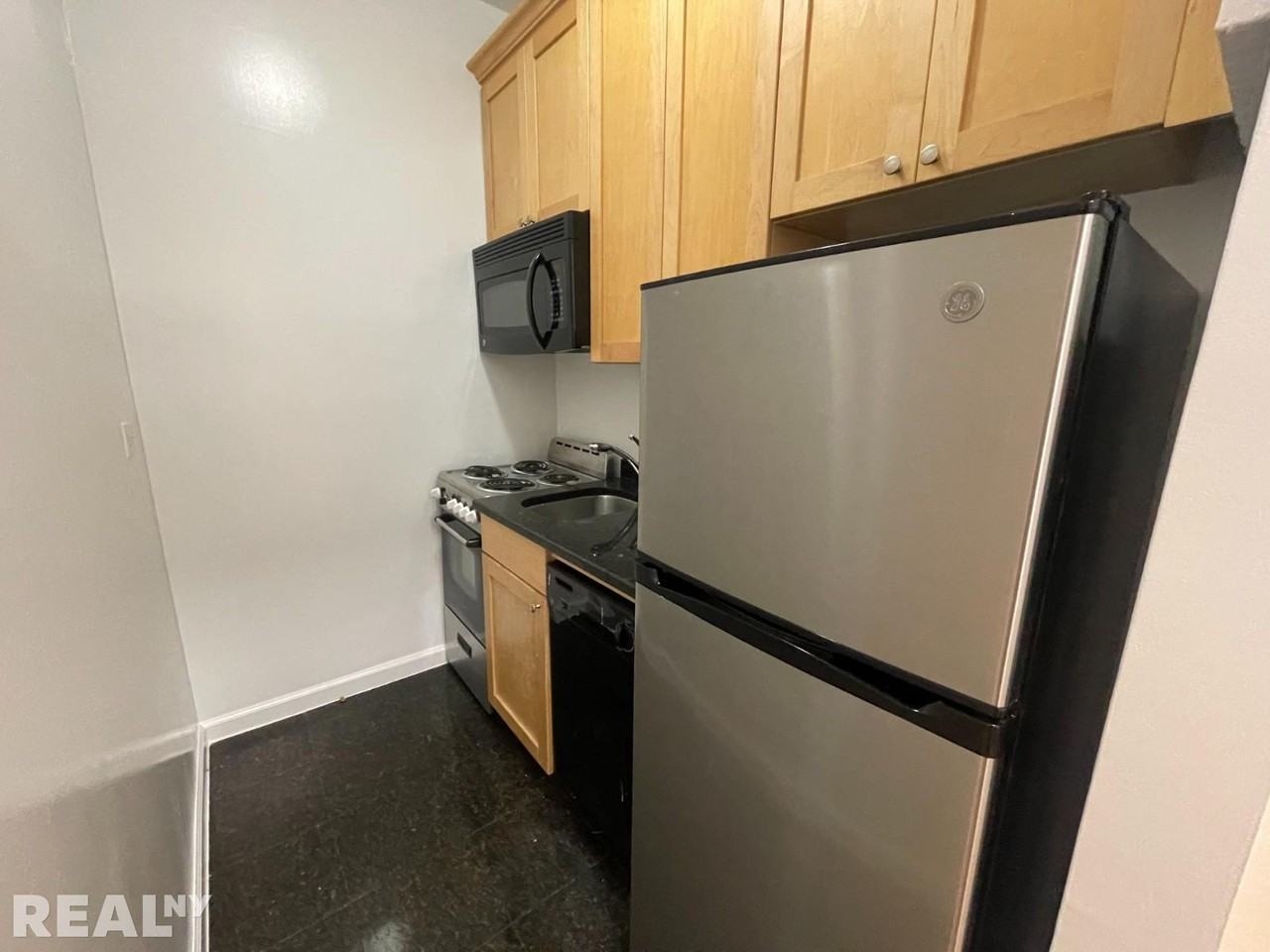 46 W 73rd St #4E - Photo 2 of 8