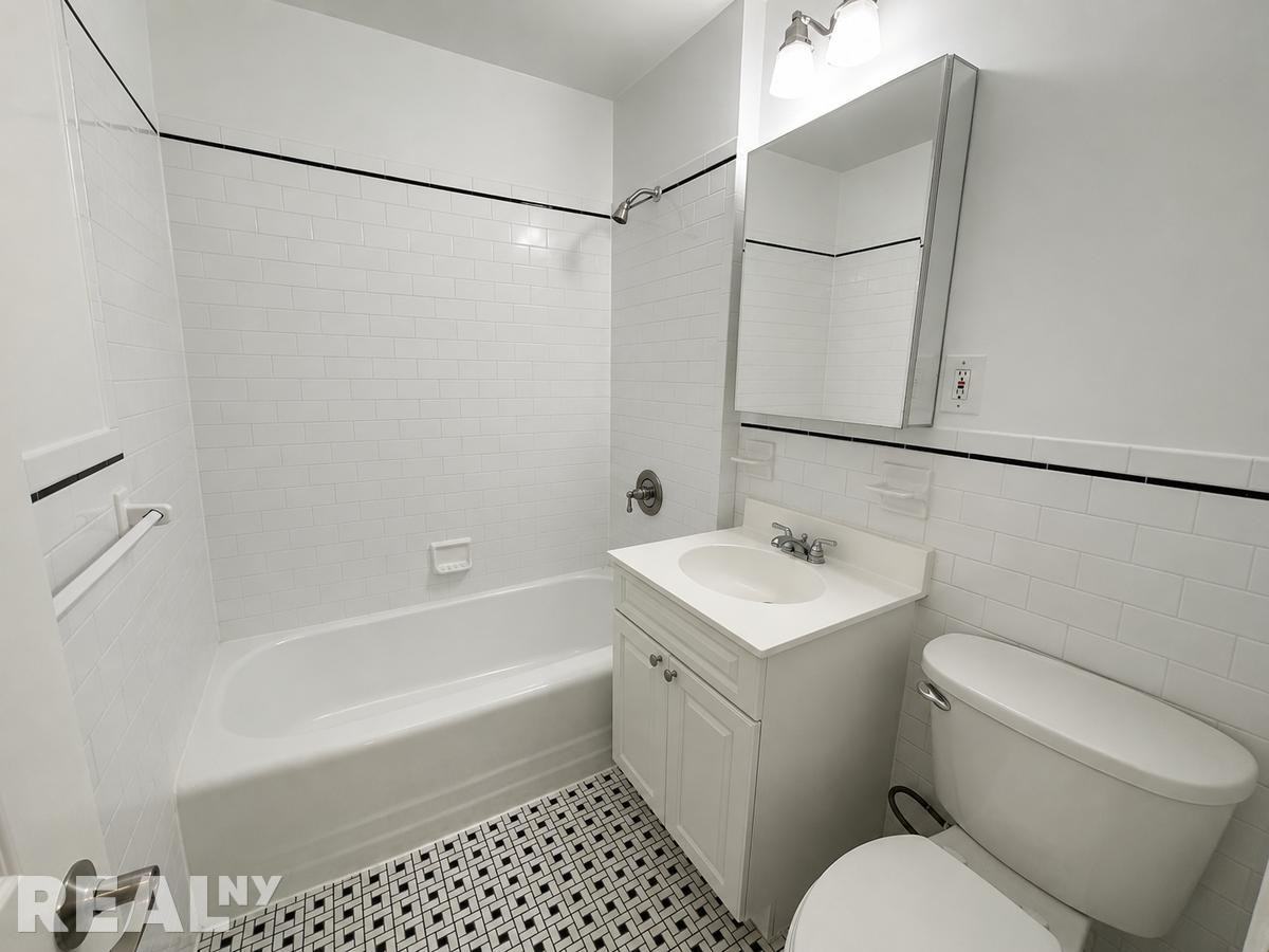 46 W 73rd St #4E - Photo 5 of 8