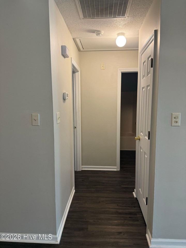 120 Corey Cir - Photo 4 of 7