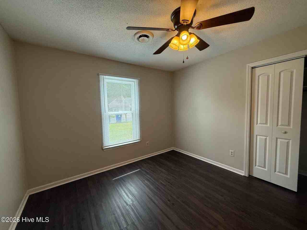 120 Corey Cir - Photo 5 of 7