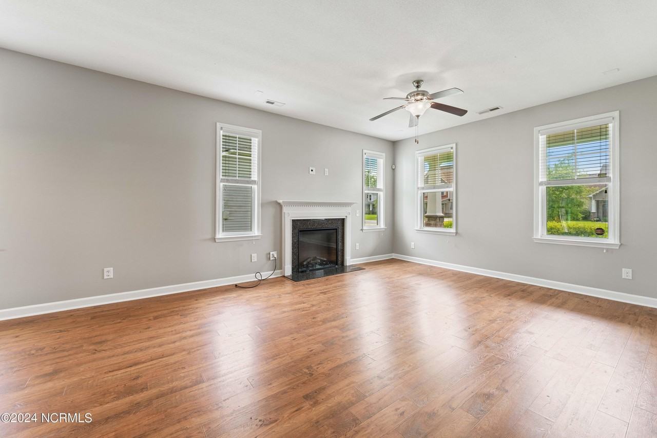 607 Drummond Grove Ln - Photo 3 of 20