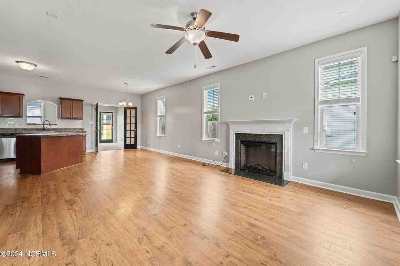 607 Drummond Grove Ln - Photo 4 of 20