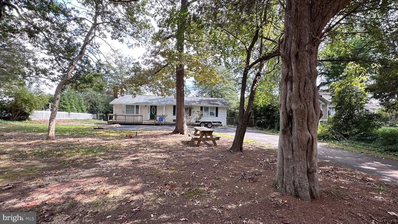 12154 Preston Dr - Photo 2 of 28