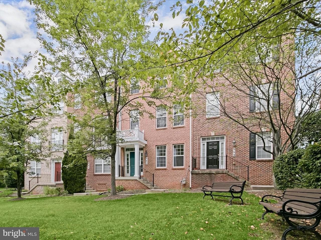 563 Pelican Ave - Photo 2 of 43