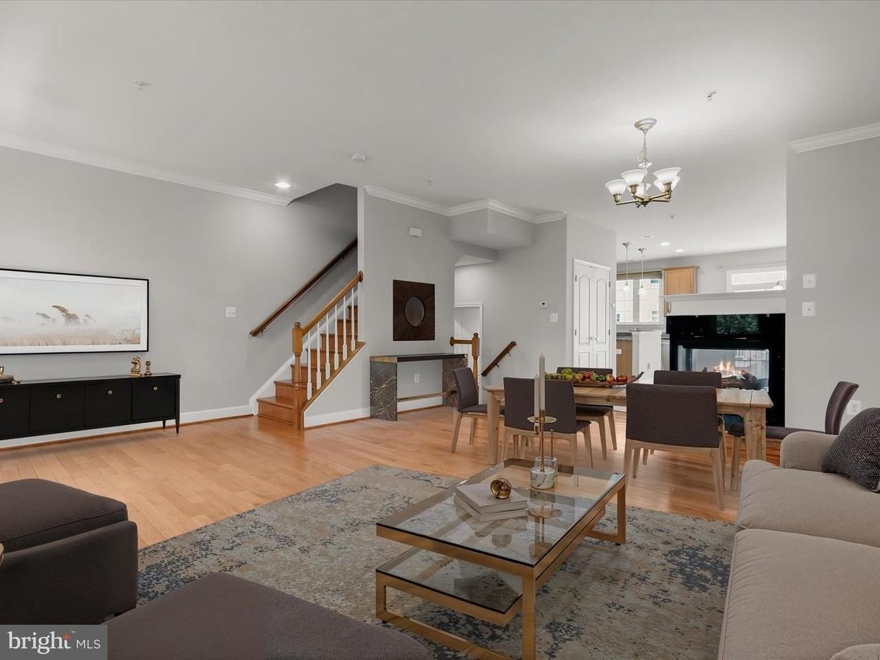563 Pelican Ave - Photo 4 of 43