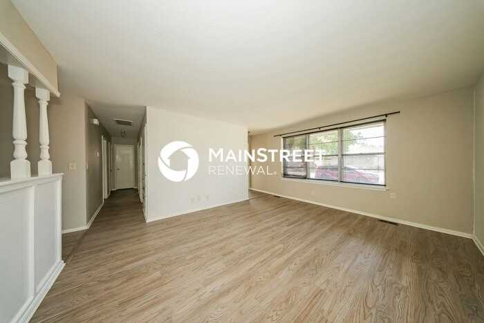 1703 Fedderson Dr - Photo 4 of 23
