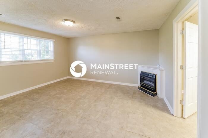 3591 Robinwest Dr - Photo 4 of 17