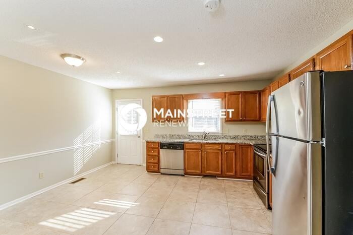3591 Robinwest Dr - Photo 7 of 17