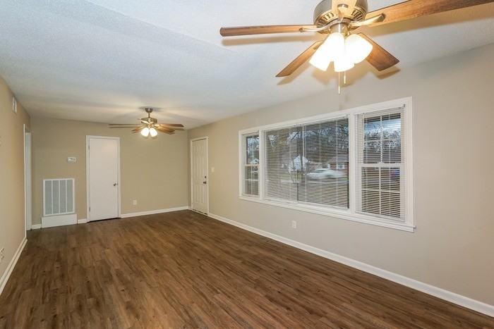 223 Rebecca Ln - Photo 3 of 11