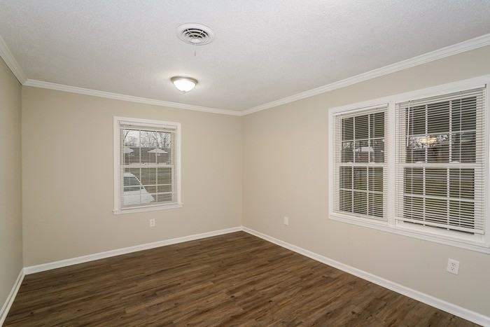 223 Rebecca Ln - Photo 5 of 11
