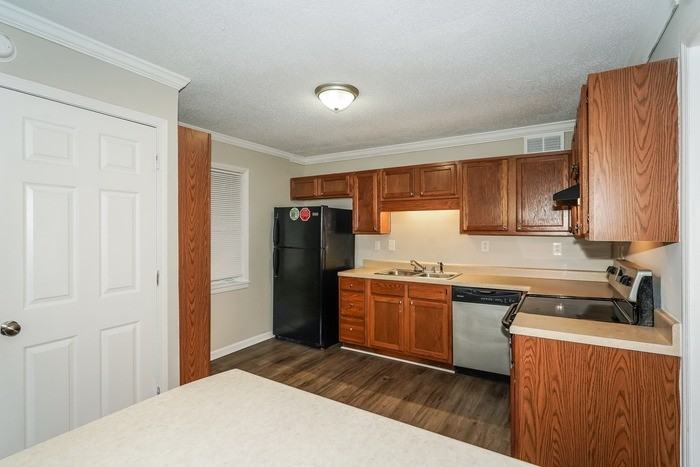 223 Rebecca Ln - Photo 6 of 11