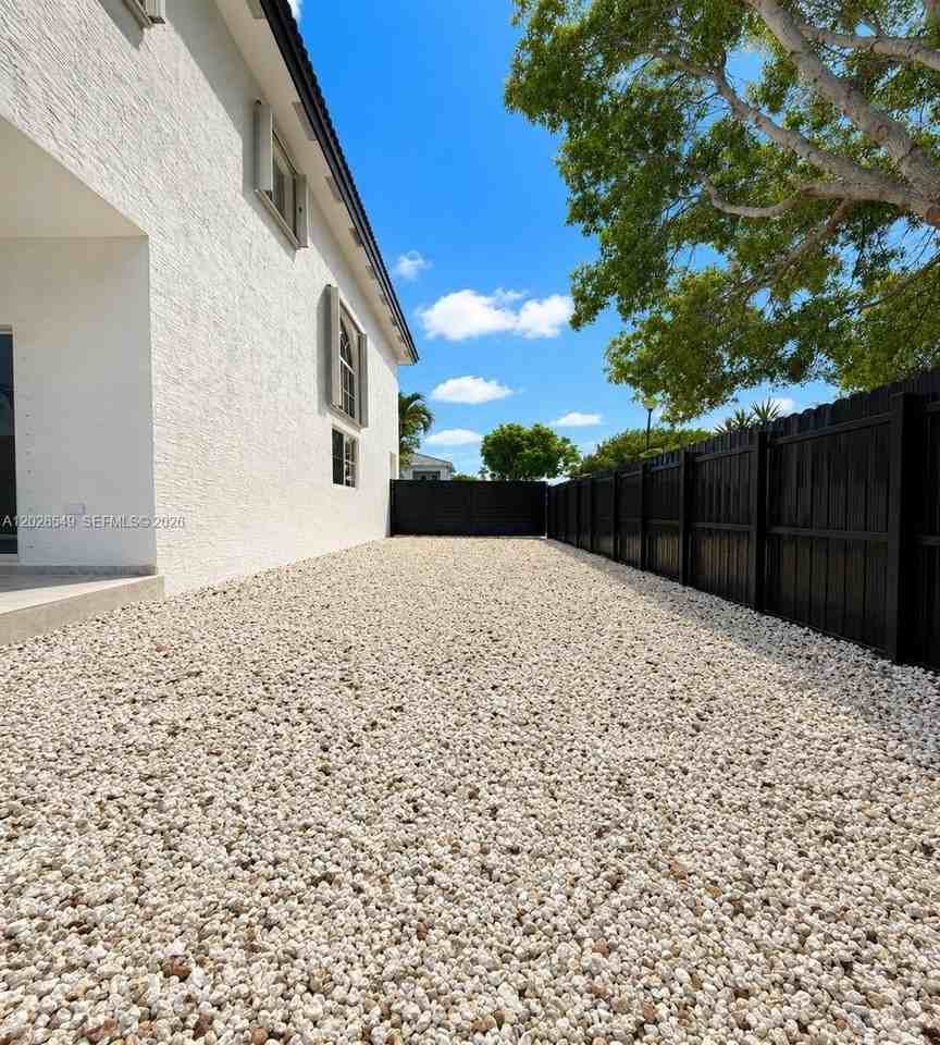 14407 Sw 158th Path - Photo 7 of 42