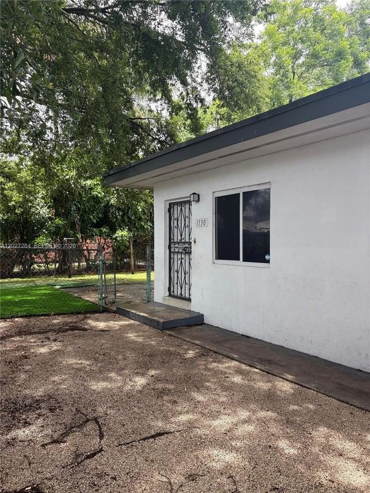 1130 Nw 76th St #1130 - Photo 3 of 33