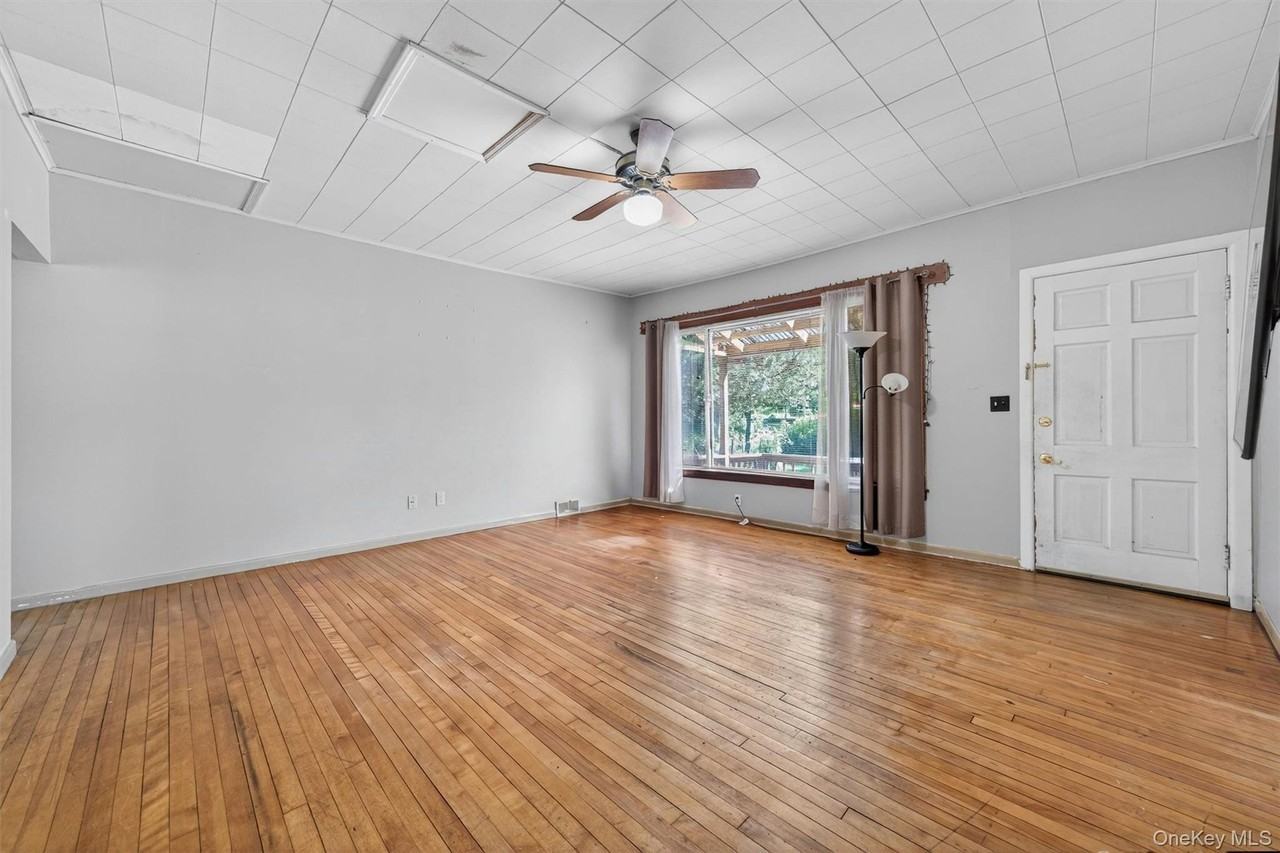 4 Montgomery Rd #1 - Photo 4 of 17