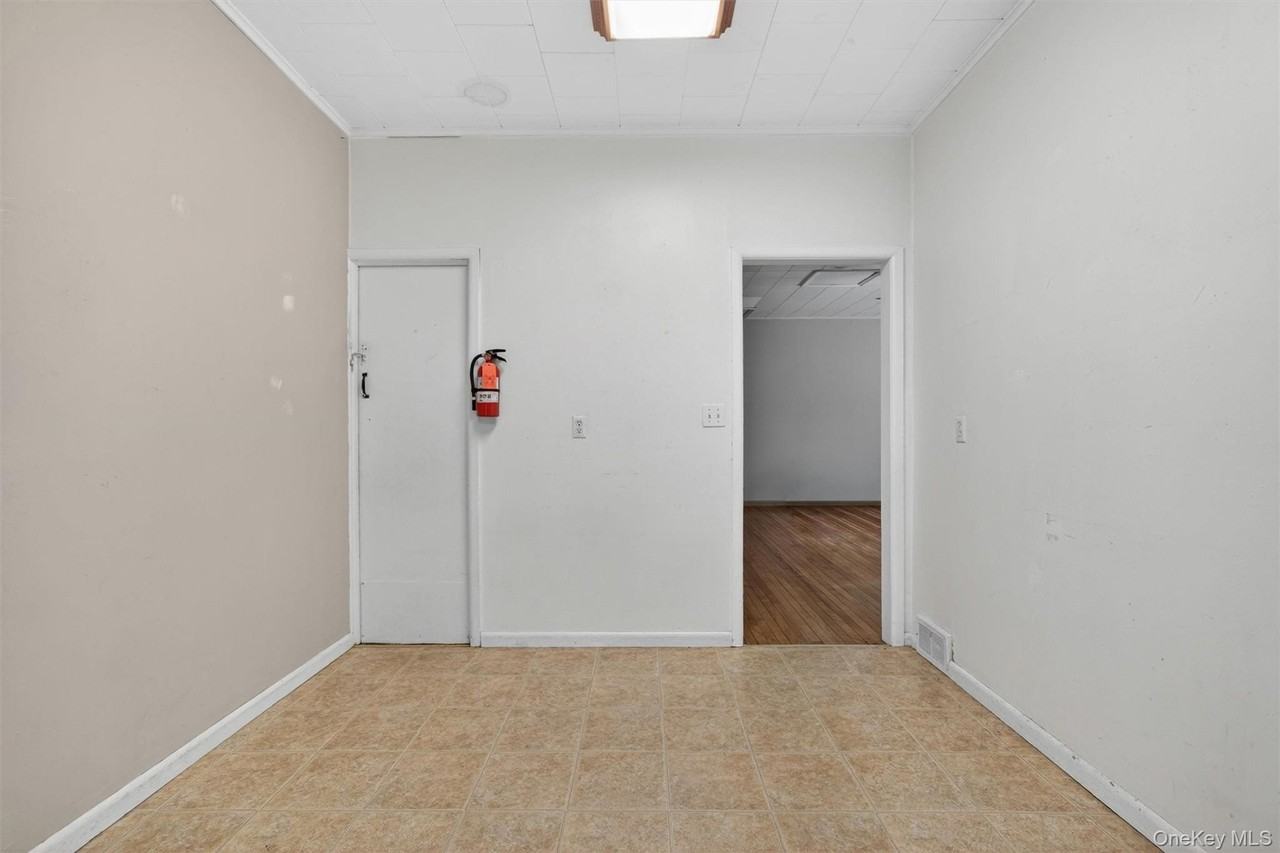 4 Montgomery Rd #1 - Photo 7 of 17