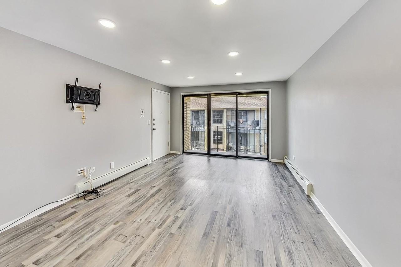 6563 N Harlem Ave #3E - Photo 3 of 25