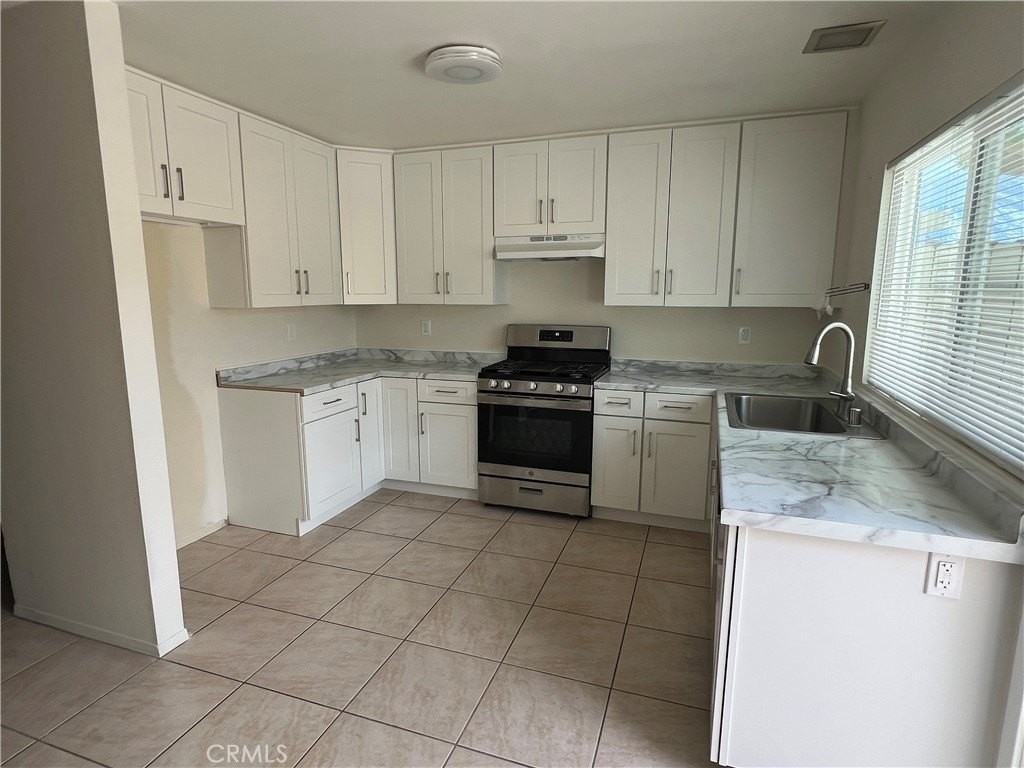 10956 Obsidian Ct - Photo 2 of 16