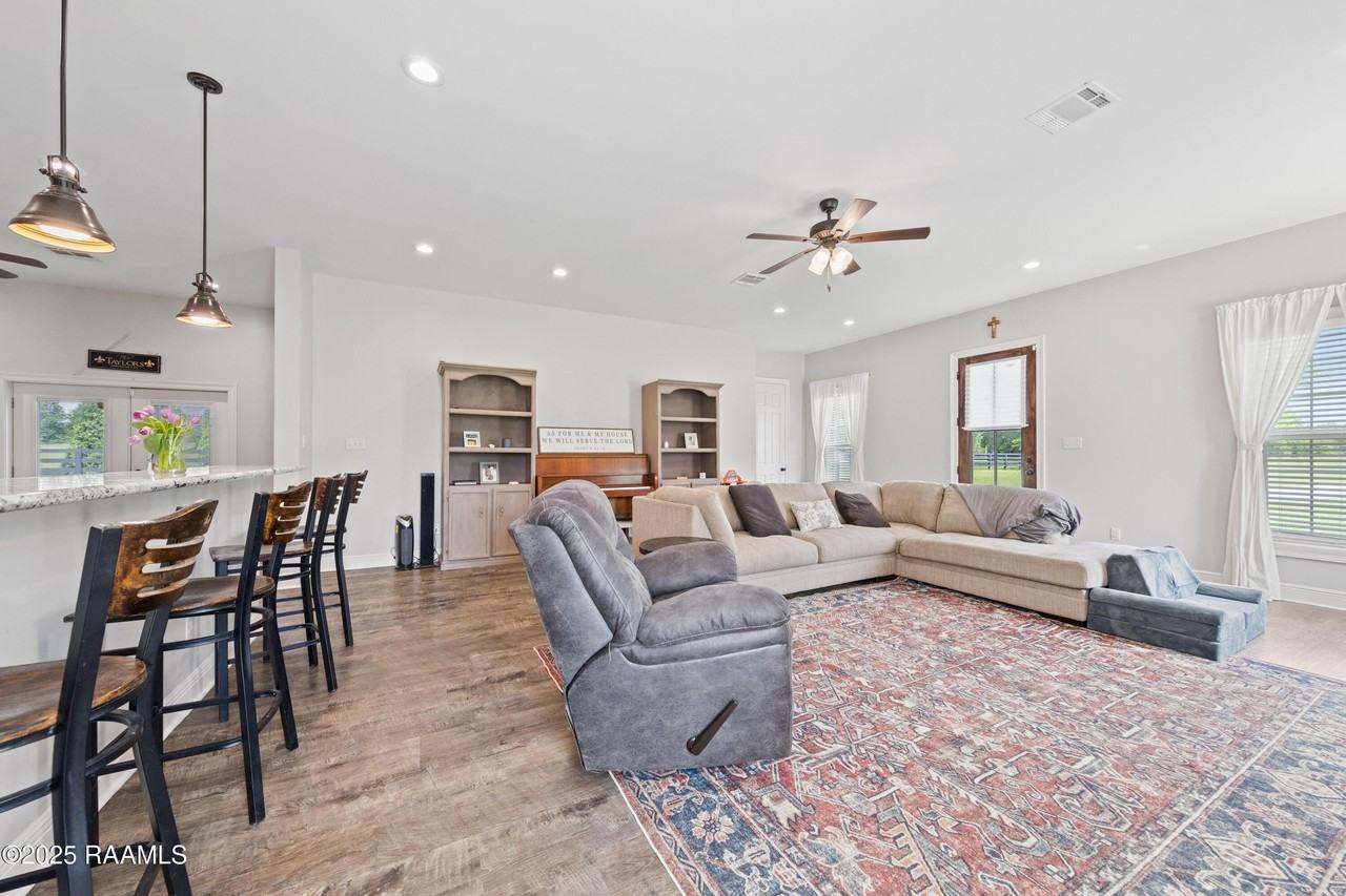 1120 E Butcher Switch Rd - Photo 5 of 33