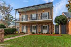 featured image of 13 Heatherstone Dr
