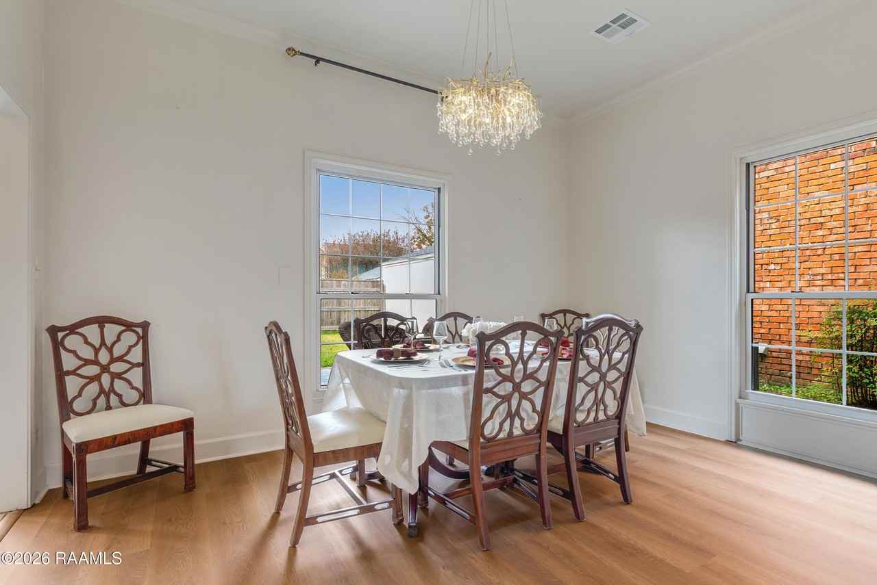 13 Heatherstone Dr - Photo 6 of 22