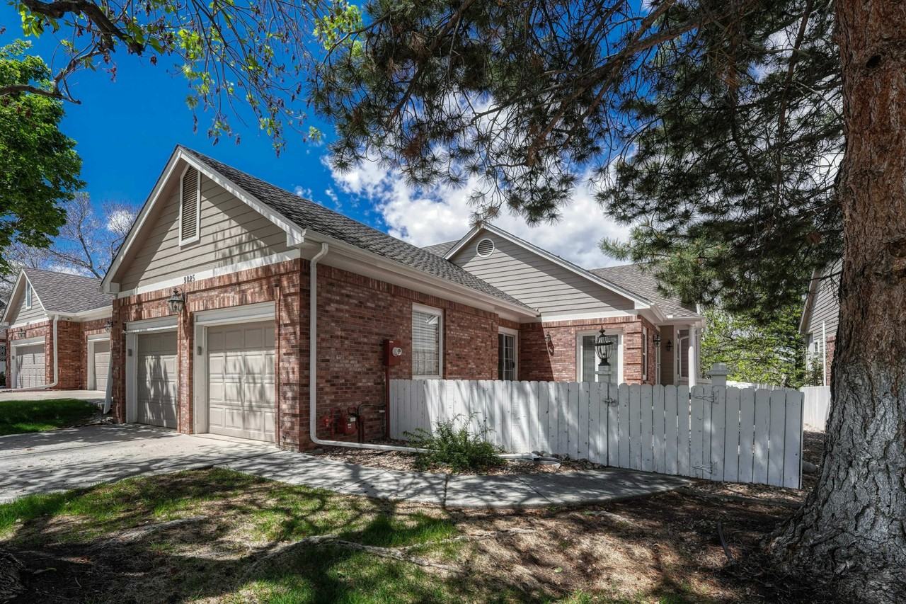 9885 Greensview Cir - Photo 6 of 50