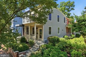 featured image of 401 11th St Se