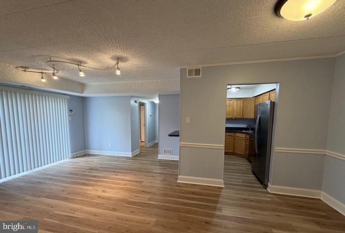 111 Leedom Way - Photo 2 of 6