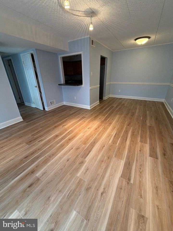 111 Leedom Way - Photo 3 of 6