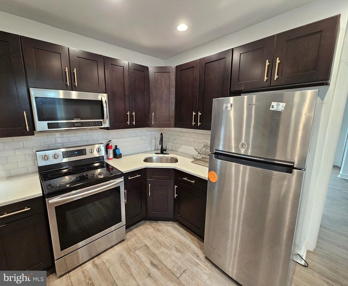 617 E Locust Ave #3 - Photo 2 of 14