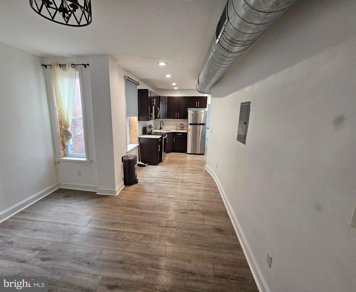 617 E Locust Ave #3 - Photo 4 of 14