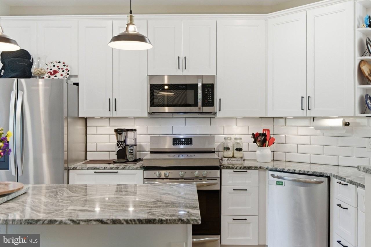 21553 Field Station Ter - Photo 2 of 29