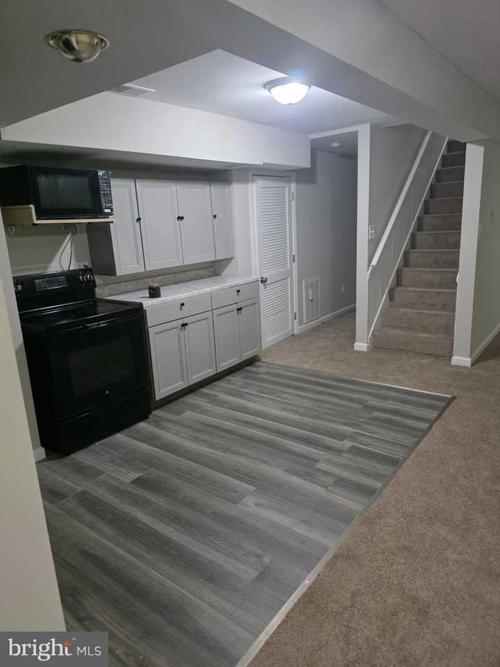 6501 Royal Oaks Dr - Photo 5 of 12