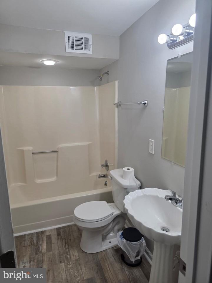 6501 Royal Oaks Dr - Photo 7 of 12