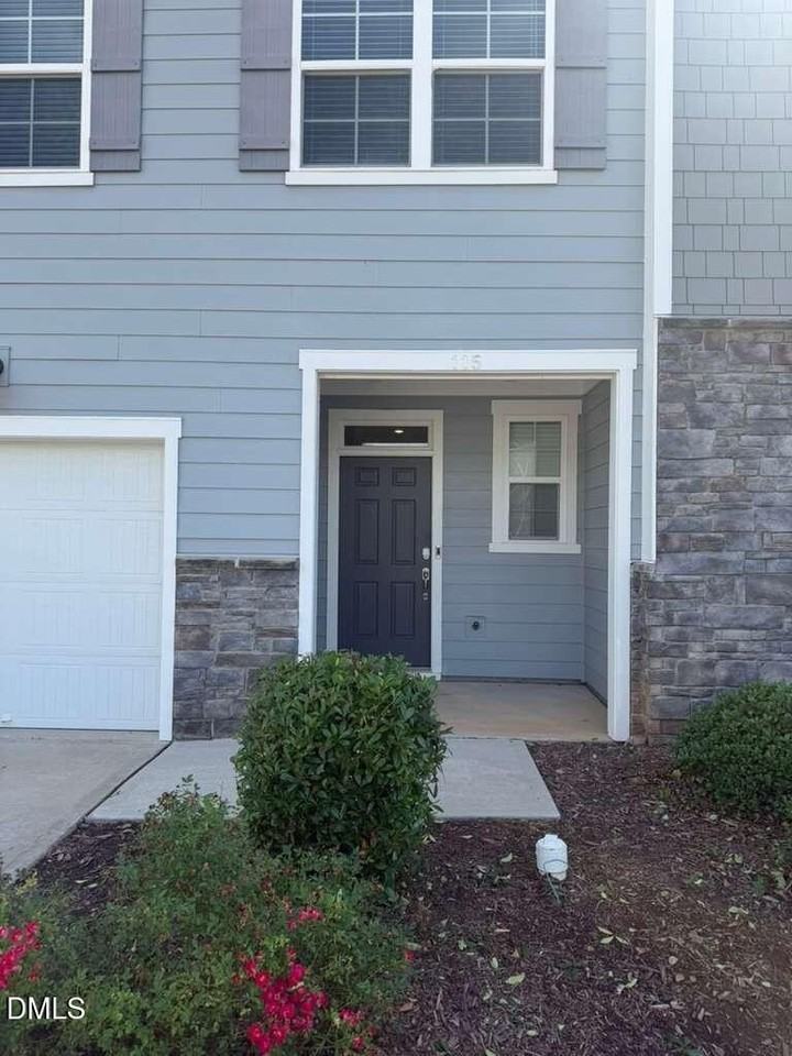 115 Hunston Dr - Photo 2 of 38