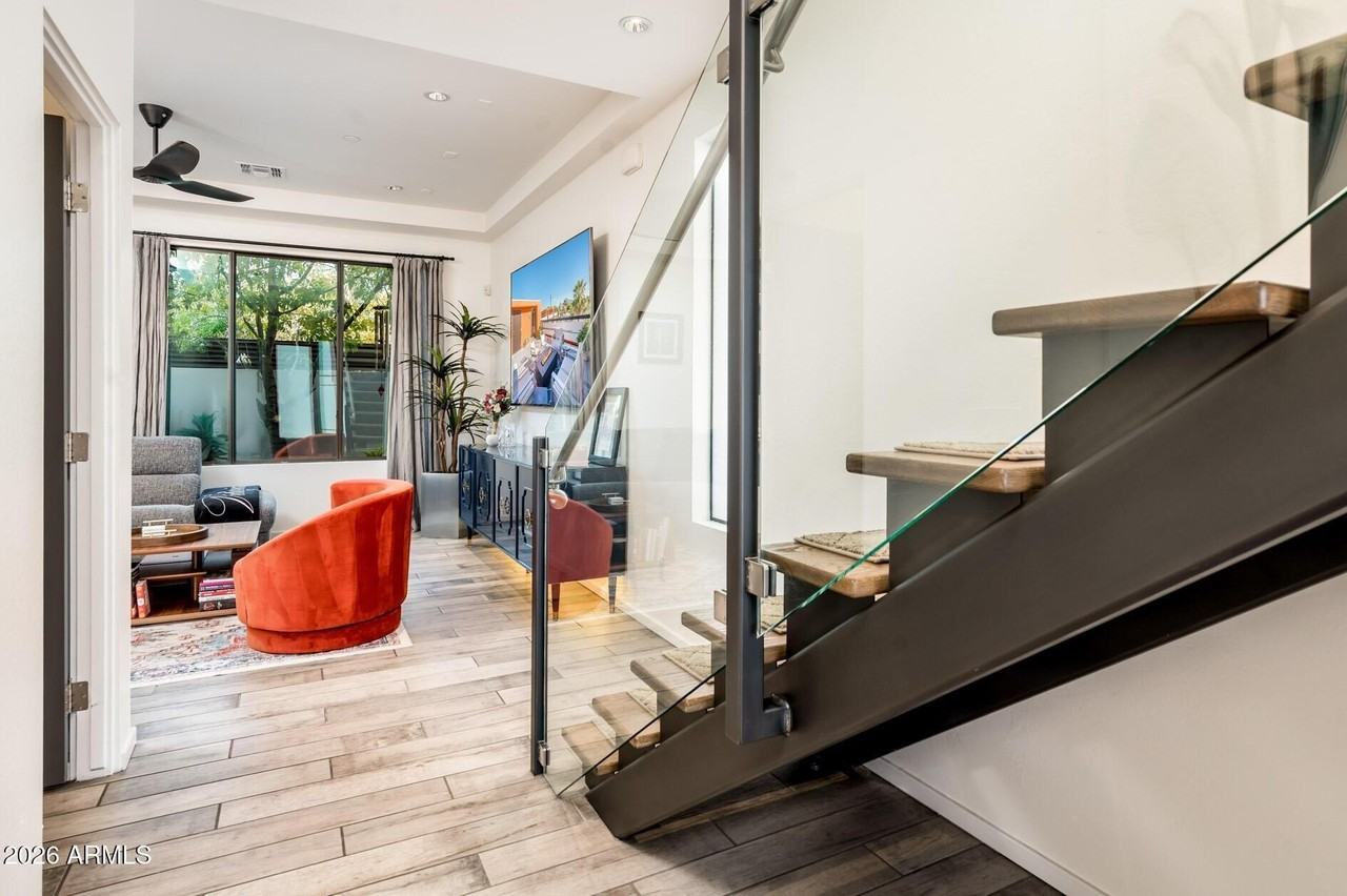 4416 N 27th Way - Photo 4 of 6