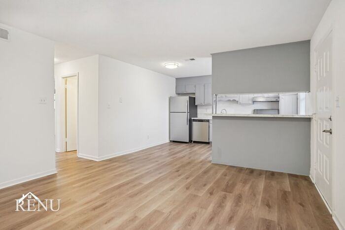 524 Michael St - Photo 2 of 33