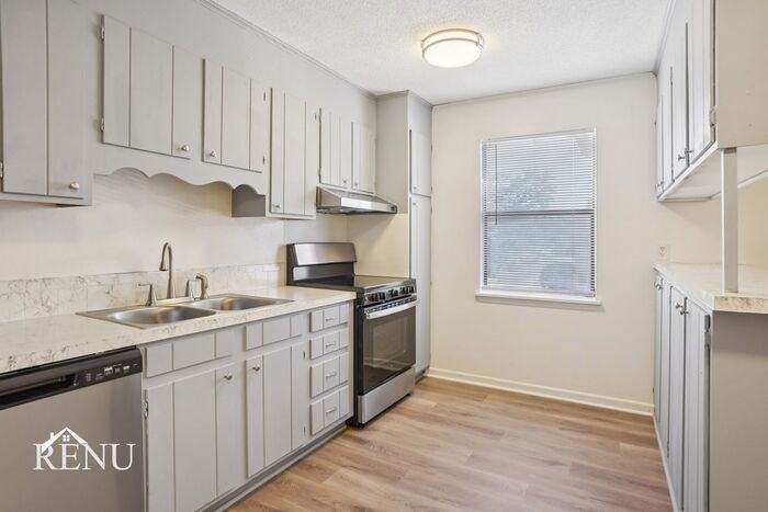 524 Michael St - Photo 4 of 33