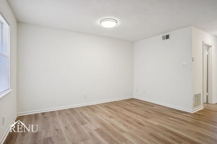 524 Michael St - Photo 5 of 33