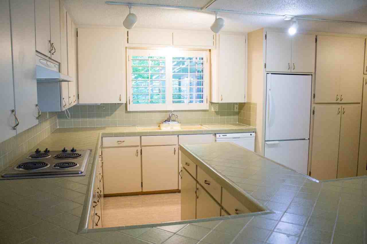 855 Park St - Photo 3 of 13