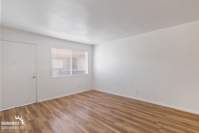 837 E Montecito Ave #262 - Photo 3 of 24