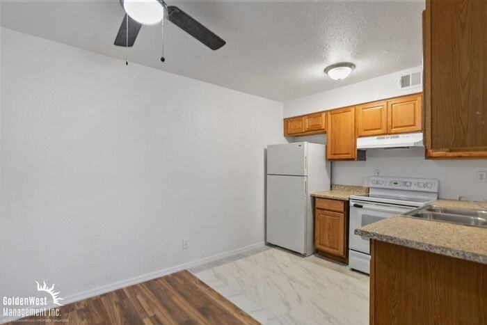 837 E Montecito Ave #262 - Photo 6 of 24
